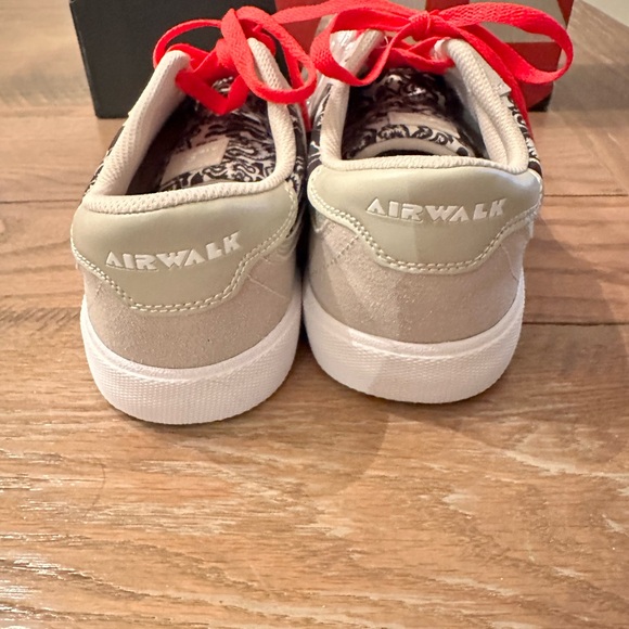 Airwalk NIB Magrip J sneakers skate shoes olive men’s size 9 NWT - Picture 3 of 5